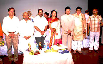 1 {Lto R} Chairman, Devendra Khandelwal, Sameer, Mukhtar Abbas Naqvi, Hema Malini, Jitendra, Nathus