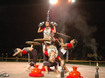 7 Artist engrossed in performing at the concluding ceremony of iffc 08