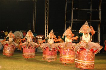 7 Artist performing at the concluding ceremony of Iffc 08