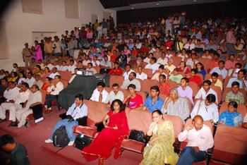 8 Audience engrossed in the inaugural ceremony of iffc 2008