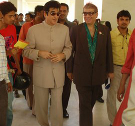 9Jitendra & Aditya Raj Kapoor Heading towards the Auditorium